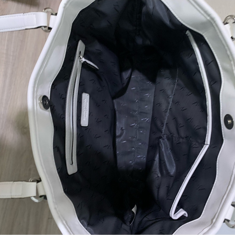 Simply Vera white bag